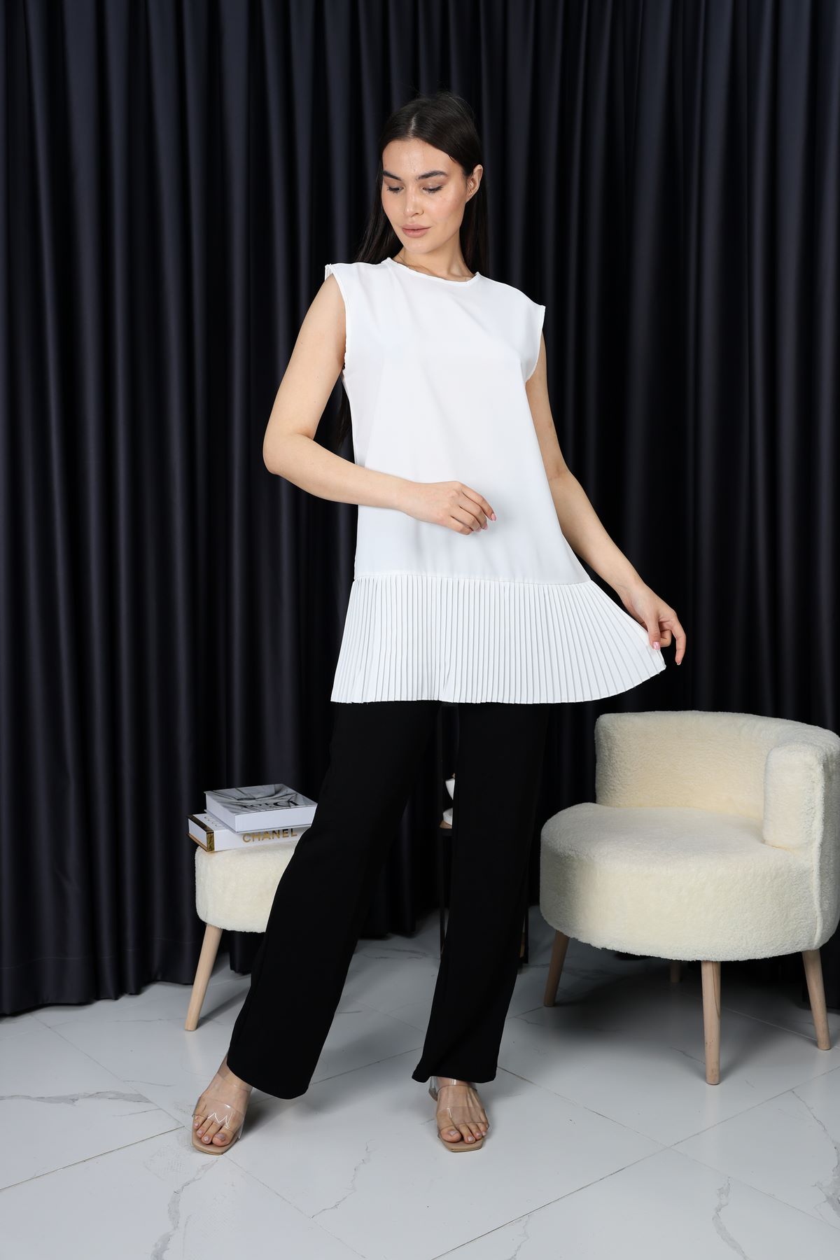 Kadın Kolsuz Piliseli Tunik Bluz